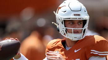 Arch Manning records first college touchdowns as Texas runs over Colorado State in season opener