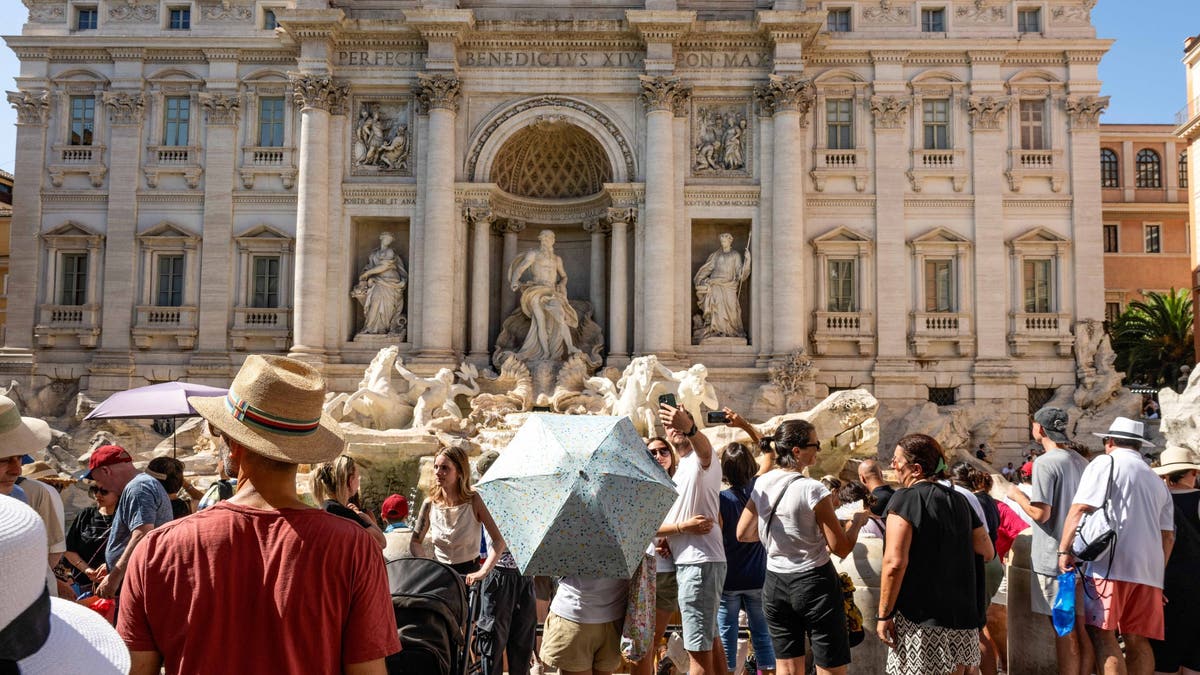 trevi fountain Rome